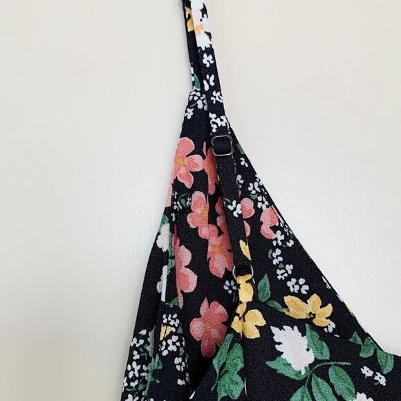 REFORMATION Marlowe dress in Flowery - Picture 6 of 13